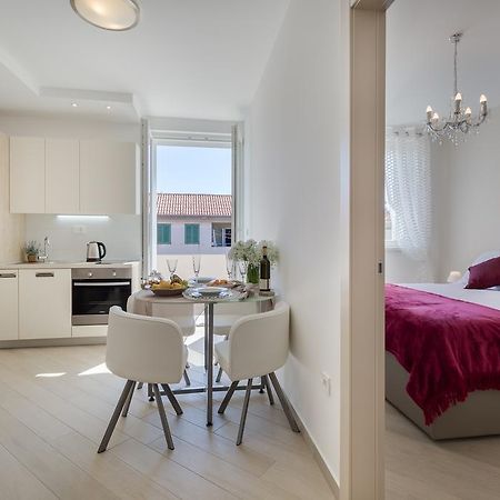Central Boutique Apartments With Balconies, In Walking Distance To The Sea Задар Экстерьер фото