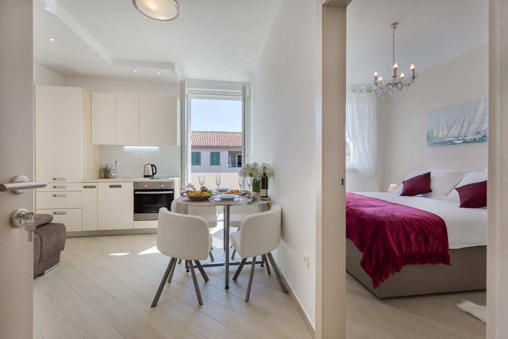 Central Boutique Apartments With Balconies, In Walking Distance To The Sea Задар Экстерьер фото
